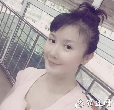 孙菲菲<em>怀孕</em>发福胖12斤 晒素颜照上围丰满 网友
